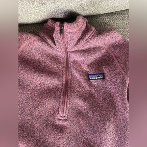 Patagonia women’s pull over sweater